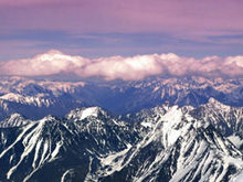 珠穆朗玛冬季雪山景观高清图片