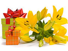 鲜花与礼品盒高清图片素材