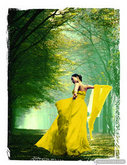 白桦林中起舞的广告美女PSD模板