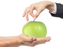 苹果与人的手高清图片5