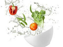 水滴喷溅蔬果组合图片高清图片