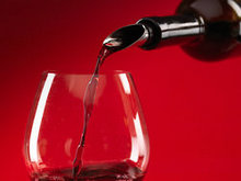 葡萄酒与高脚杯高清图片2
