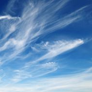 飘动的云朵图片 飘动的云朵图片 飘动的云朵 蓝天白云 蓝色天空