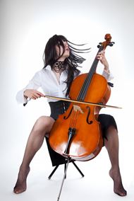 大提琴美女图片