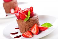 草莓巧克力慕斯蛋糕图片