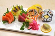 日本生鱼片寿司图片