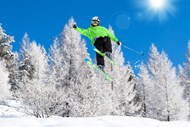 冬天滑雪高清图片