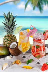 沙滩菠萝果汁饮料图片