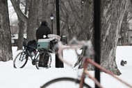 冬天无家可归的人图片