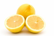 三个黄色柠檬图片