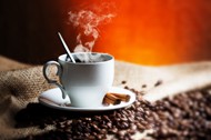 咖啡杯子桂皮咖啡豆图片