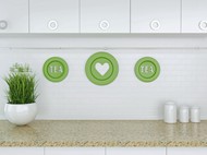 厨房杯子与绿色植物图片