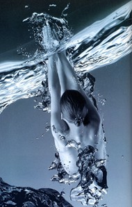 水中人体艺术图片