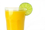黄色柠檬果汁图片