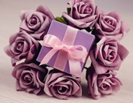 紫色仿真玫瑰花礼物图片
