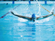 游泳运动员图片素材