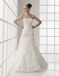 白色婚纱礼服唯美图片
