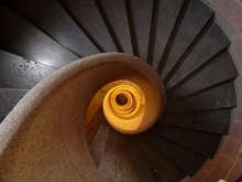 石质螺旋楼梯图片