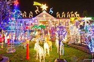 圣诞节房屋彩灯装饰图片