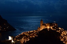 意大利海滨城镇夜景高清图片