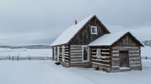 雪地木屋高清图