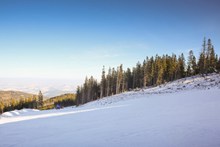 滑雪场雪景图片下载