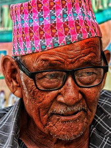 不丹街头老人肖像图片下载