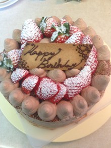 草莓慕斯蛋糕高清图