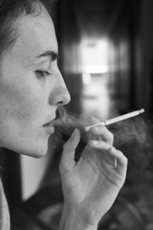非主流伤感女人抽烟高清图片