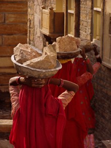 印度装妇女背影图片素材