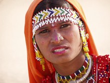 印度装扮妇女头像高清图片