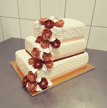 三层奶油婚庆蛋糕精美图片
