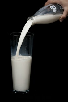 倒牛奶 倒牛奶大全精美图片