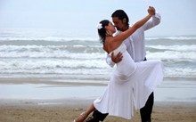 海边拉丁舞情侣精美图片