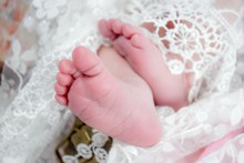 婴儿可爱粉嫩脚丫图片素材