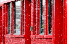 红色房屋外墙高清图片