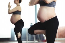 孕妇简单瑜伽动作高清图