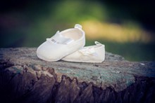 婴儿小白鞋图片素材