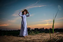 越南美女艺术生活照图片下载