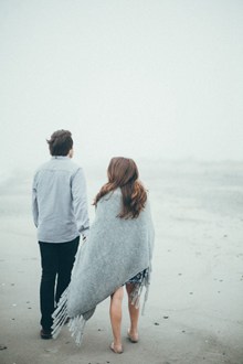 海边情侣背影精美图片