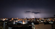 亚美尼亚城市夜景高清图片