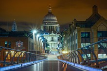 伦敦圣保罗灯光夜景图片素材