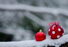 圣诞节装饰彩球精美图片