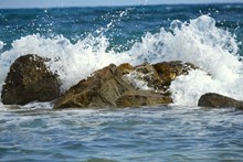 大海波浪击石摄影图片素材
