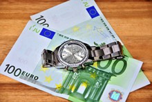 100欧元和手表高清图