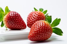 新鲜草莓水果摄影精美图片