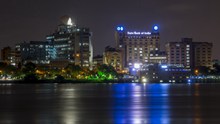 海边城市夜景图片素材