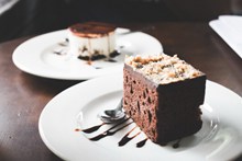 巧克力方块蛋糕高清图片