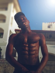 非洲肌肉男帅哥图片素材