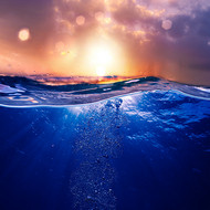 夕阳下的海平面PSD图片